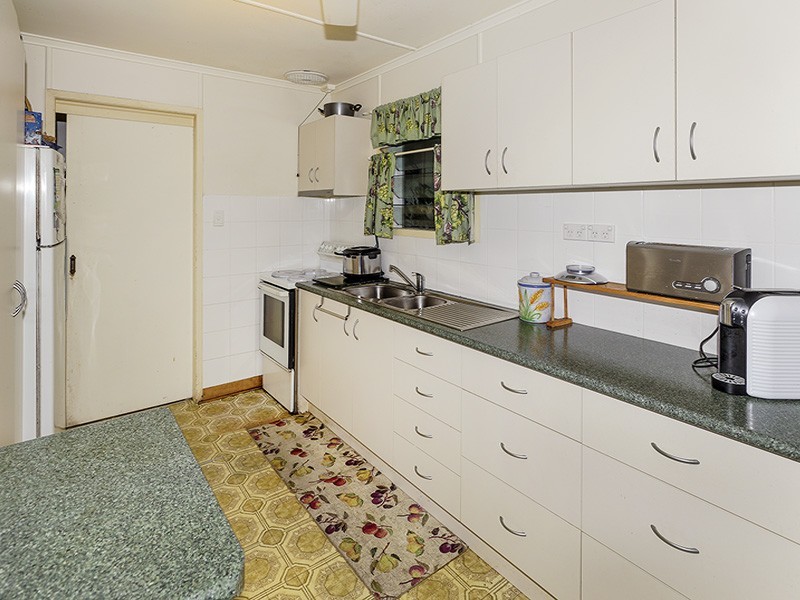 19 Houghton Avenue, Redcliffe QLD 4020