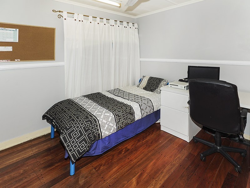 19 Houghton Avenue, Redcliffe QLD 4020