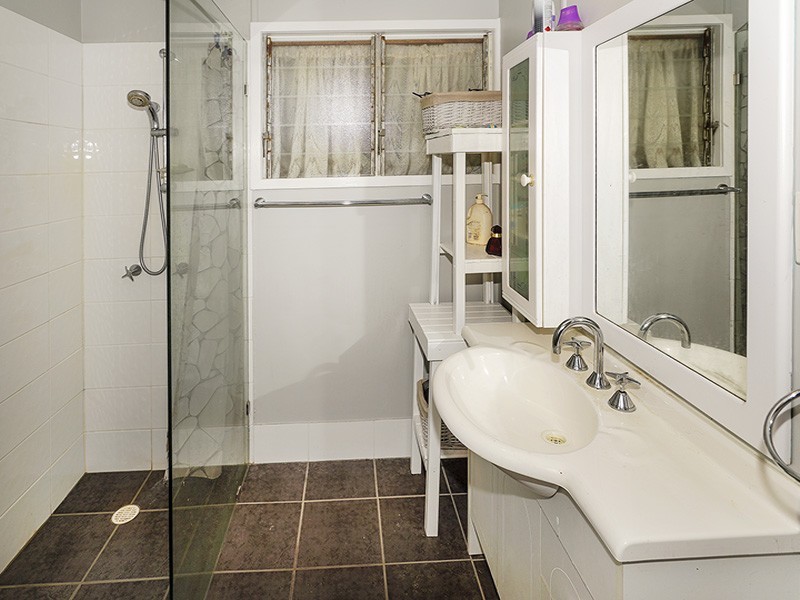 19 Houghton Avenue, Redcliffe QLD 4020