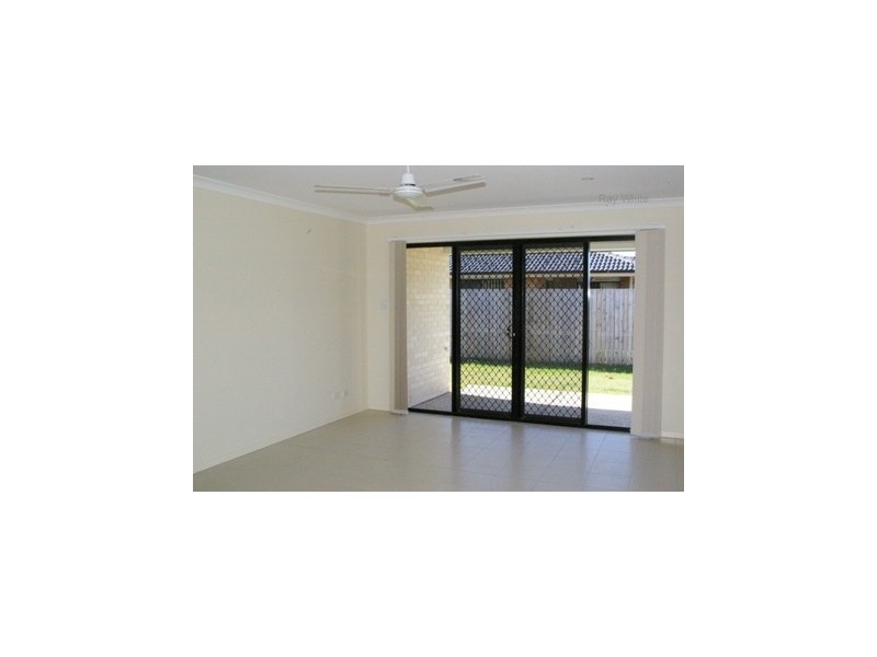 19 dewdrop, Ningi QLD 4511