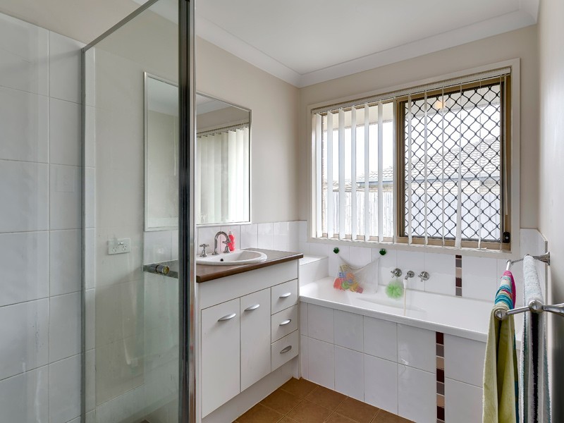 4 Lacebark Street, Morayfield QLD 4506
