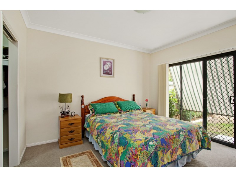 2/15 Eugenia Avenue, Rothwell QLD 4022