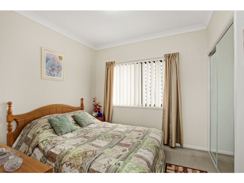 2/15 Eugenia Avenue, Rothwell QLD 4022