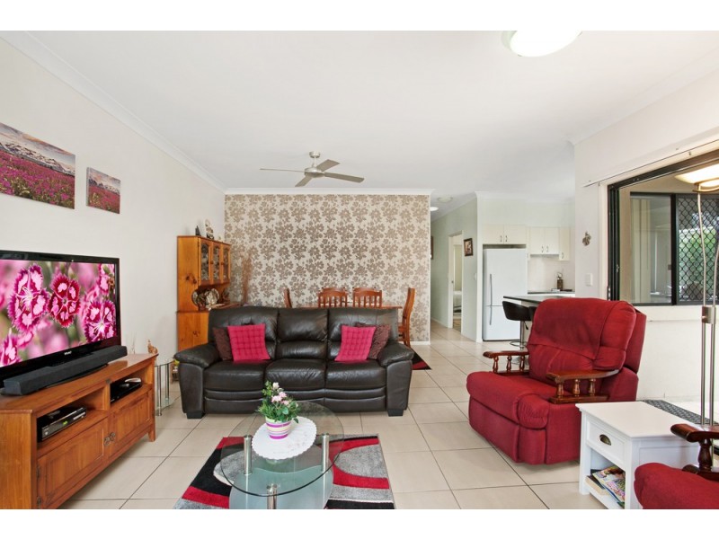 2/15 Eugenia Avenue, Rothwell QLD 4022