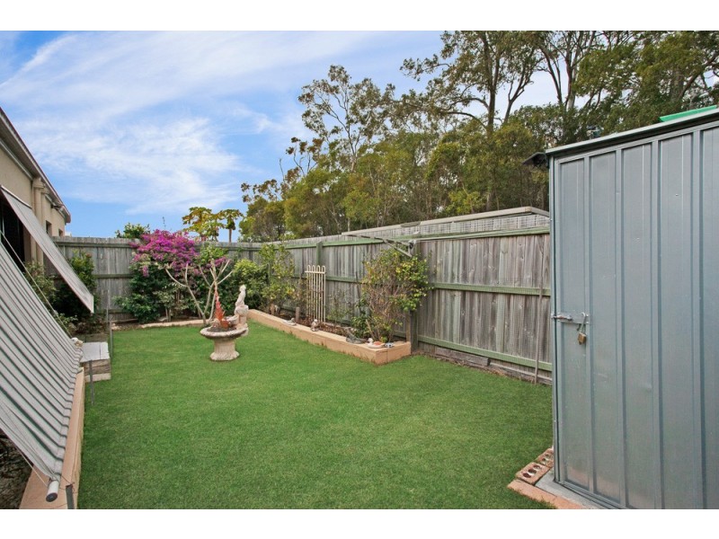 2/15 Eugenia Avenue, Rothwell QLD 4022