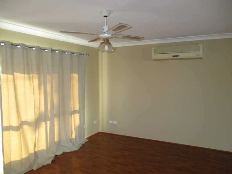 27 Lieutenant, Deception Bay QLD 4508