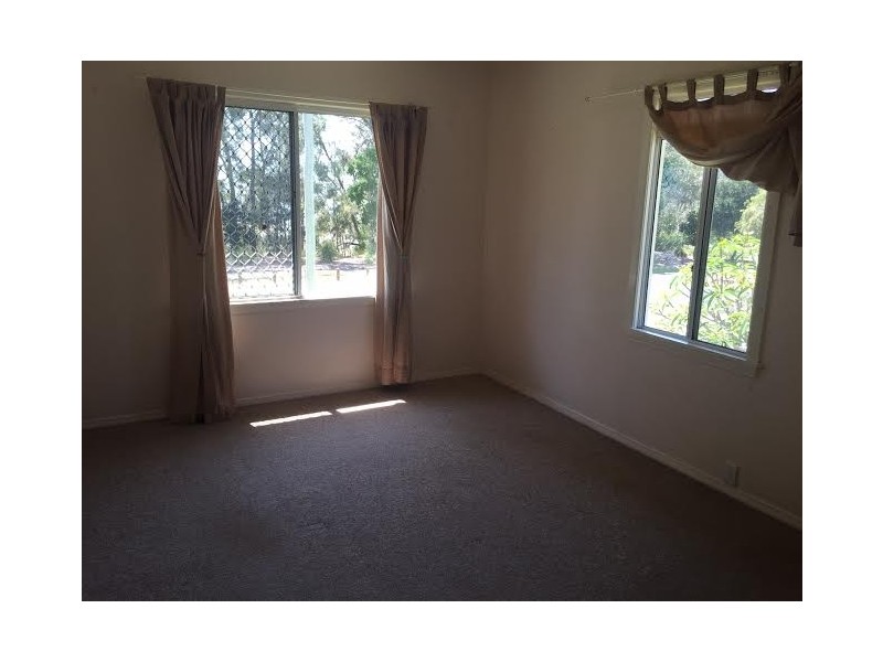 27 Captain Cook Parade, Deception Bay QLD 4508