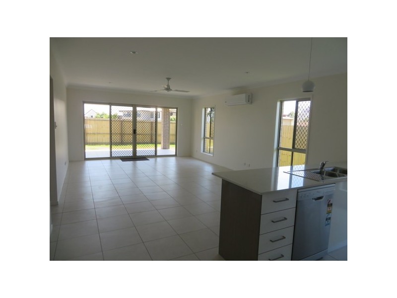 9 Ascot Crescent, Kallangur QLD 4503