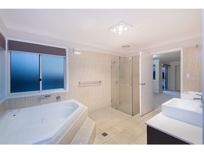 2 Skysail Court, Banksia Beach QLD 4507