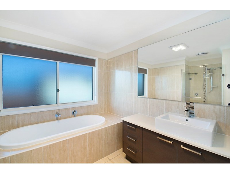 2 Skysail Court, Banksia Beach QLD 4507