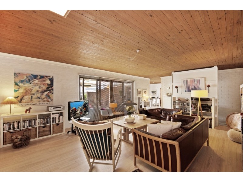 10 Airlie Avenue, Deception Bay QLD 4508