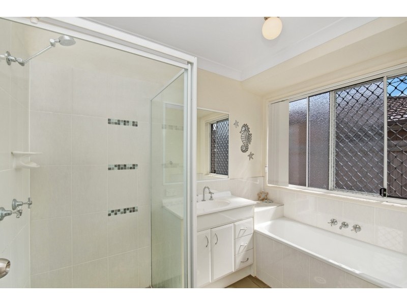 22 Hubner Drive, Rothwell QLD 4022