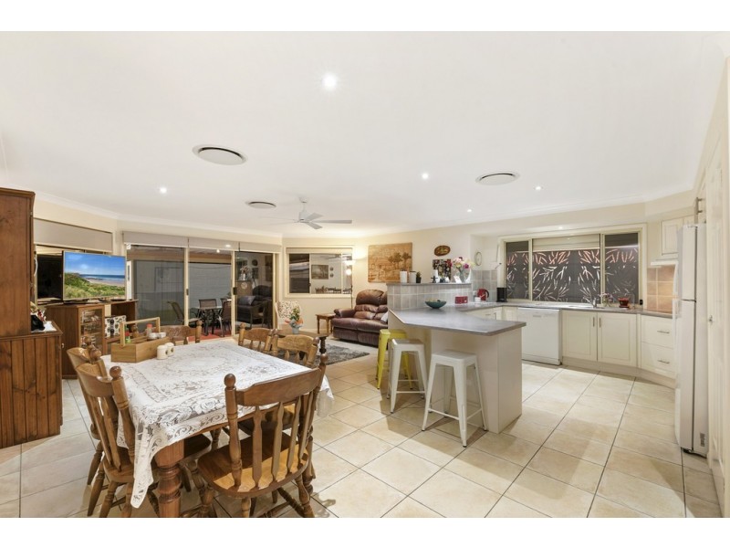 12 Bundaberg Street, Deception Bay QLD 4508