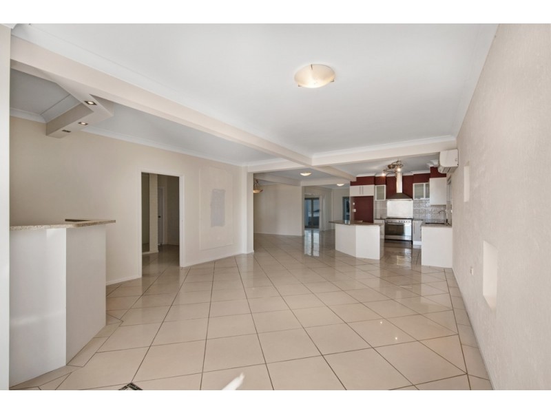 44a Oyster Point Esplanade, Scarborough QLD 4020