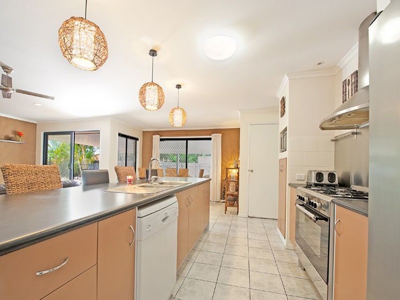 4 Cannaway Street, North Lakes QLD 4509