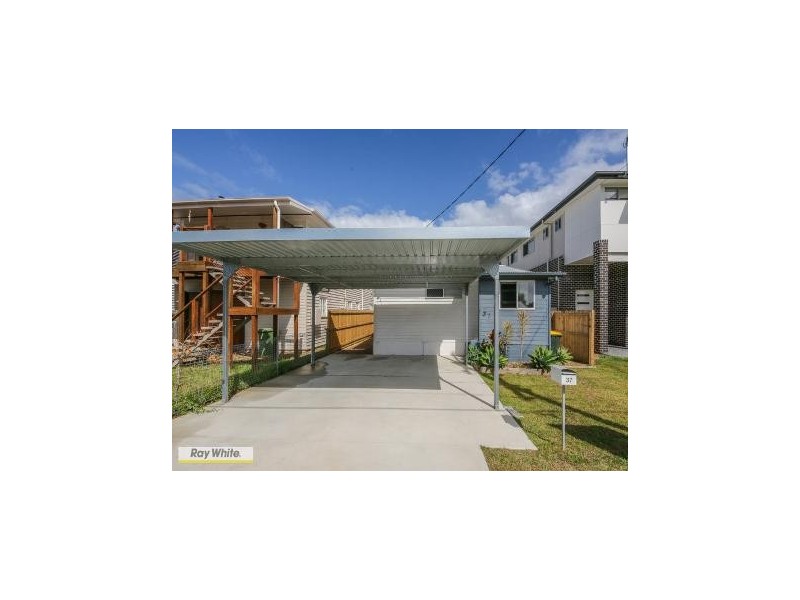 37 Bell Street, Woody Point QLD 4019