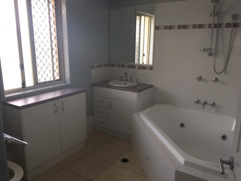 2 Courtney Street East, Rothwell QLD 4022