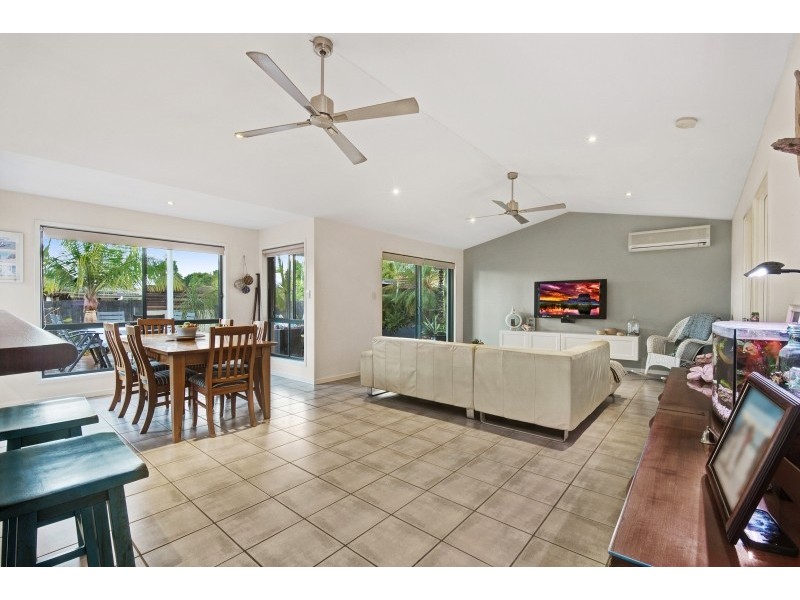 11 Zoe Place, Deception Bay QLD 4508