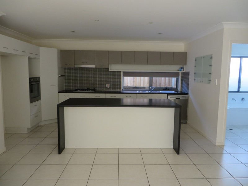 19 Jowarra Street, Kallangur QLD 4503