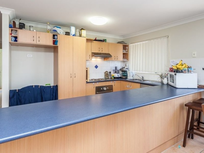 2/3 Adonis Court, Rothwell QLD 4022