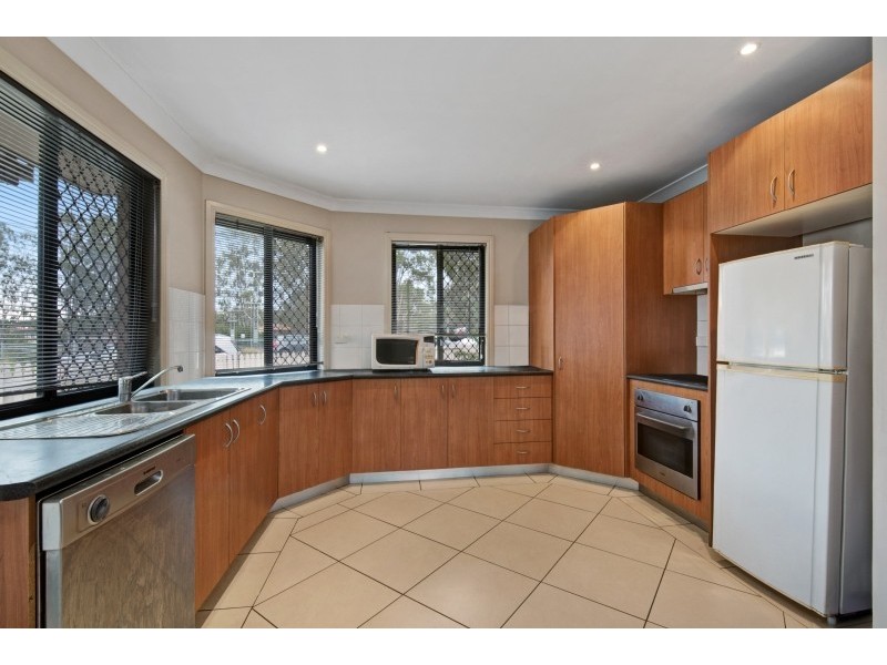 222 Sibley Road, Wynnum West QLD 4178