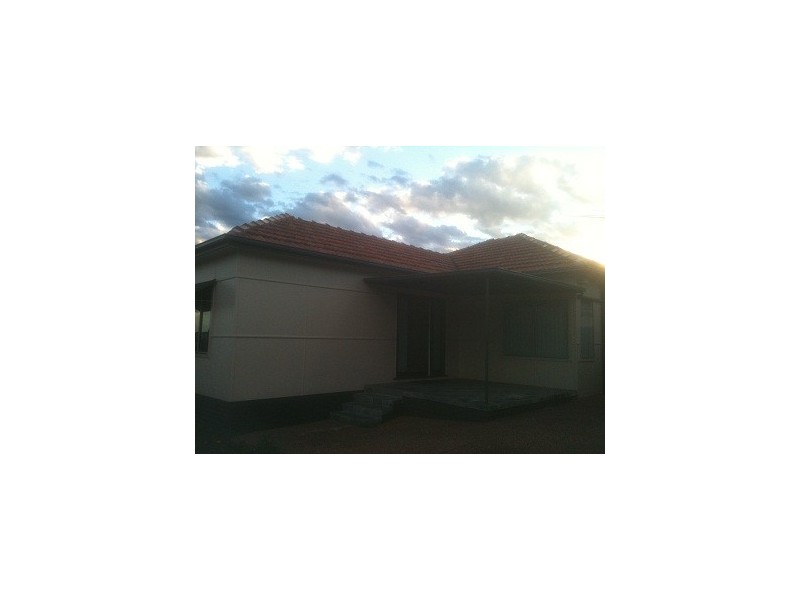 10 Tournay Street, Peakhurst NSW 2210