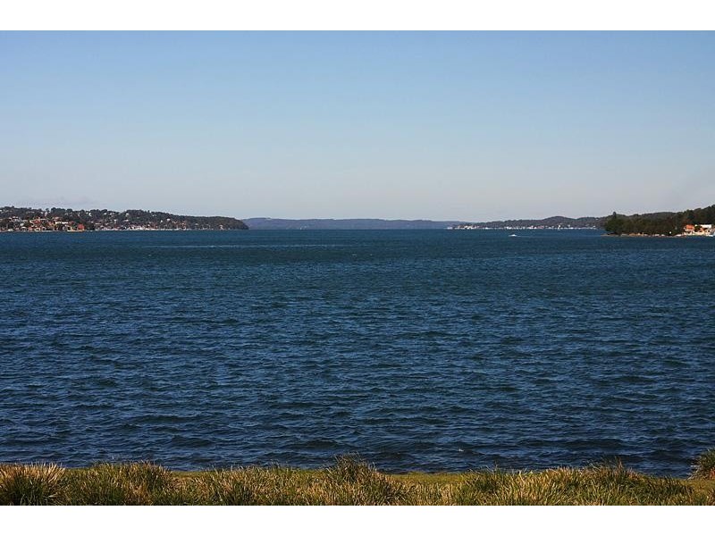 194 The Esplanade, Speers Point NSW 2284