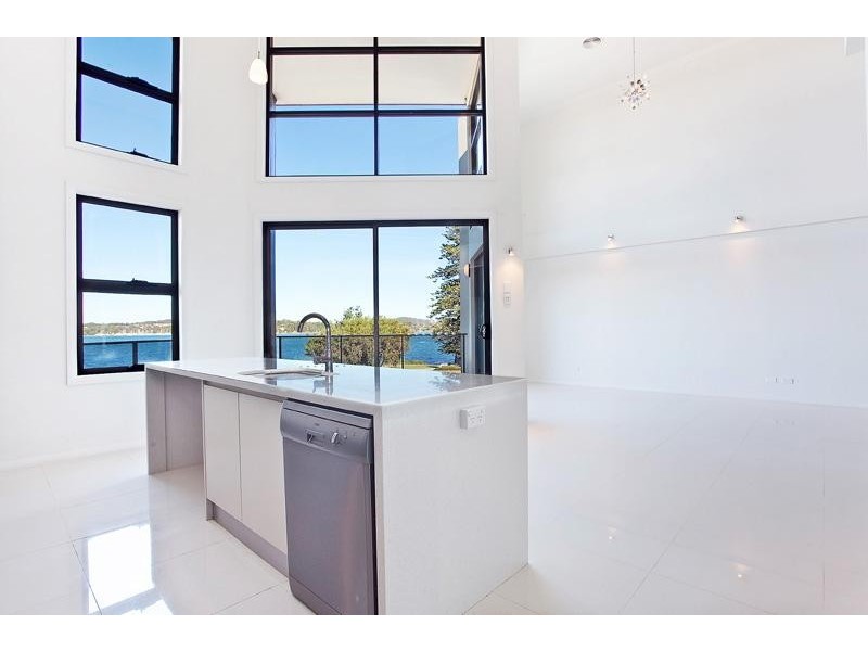 194 The Esplanade, Speers Point NSW 2284