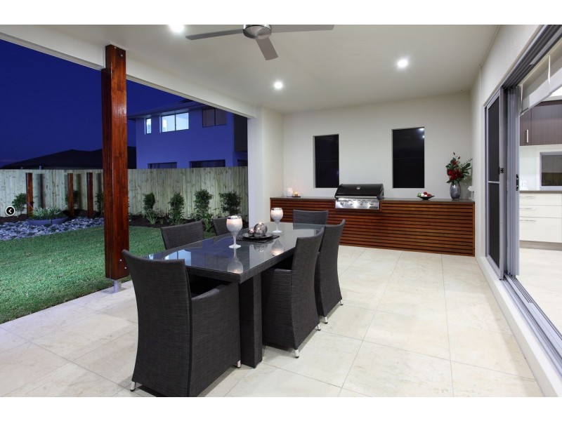 2 Nickel Street, Pimpama QLD 4209