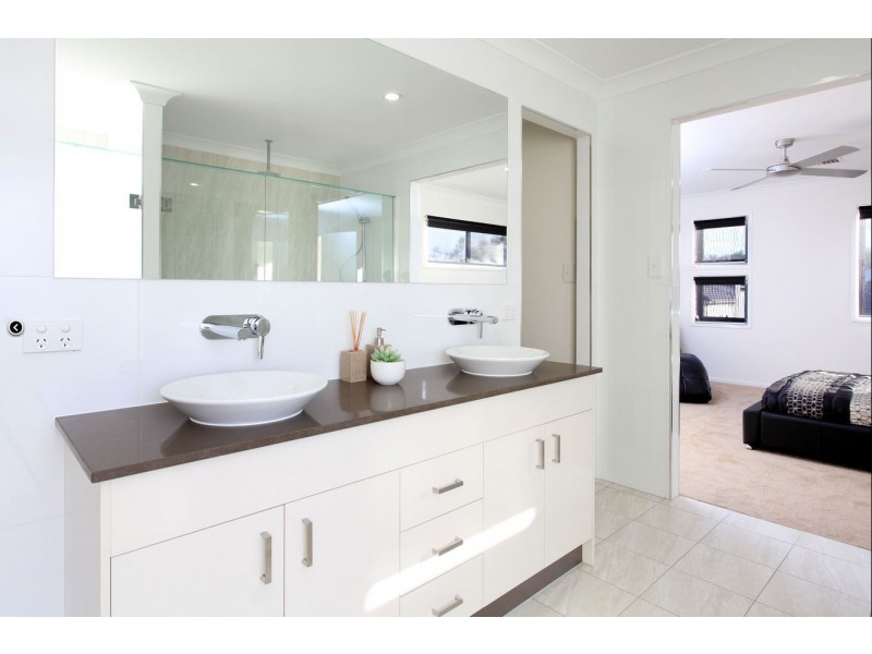 2 Nickel Street, Pimpama QLD 4209