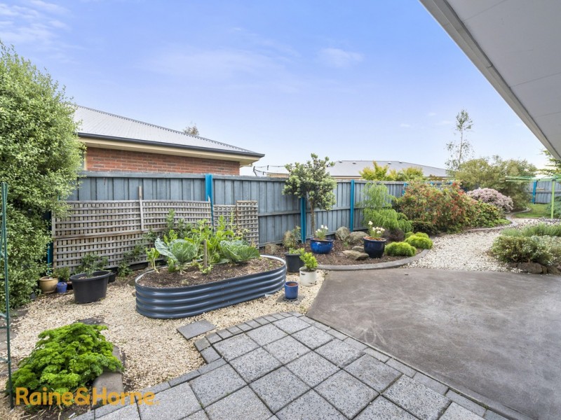 12 Adelong Drive, Kingston TAS 7050