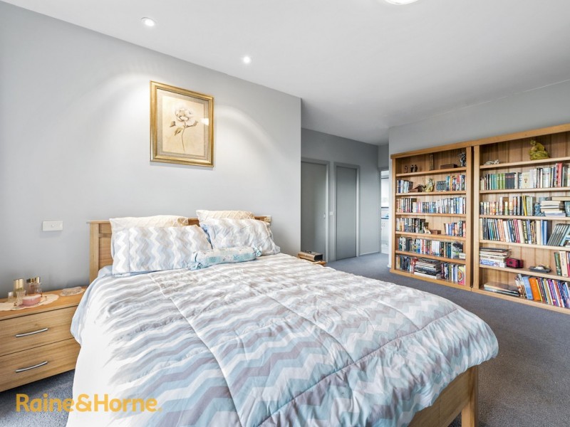 12 Adelong Drive, Kingston TAS 7050