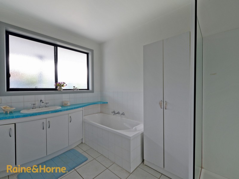 12 Adelong Drive, Kingston TAS 7050