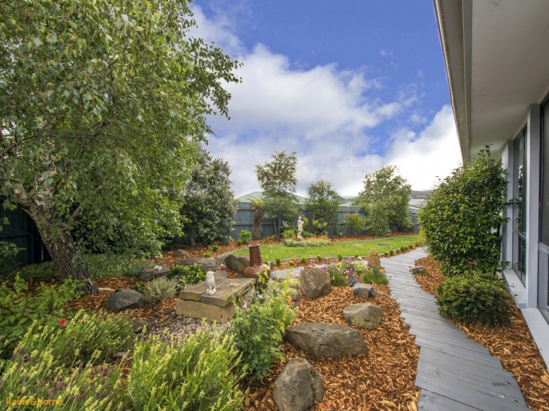 12 Adelong Drive, Kingston TAS 7050