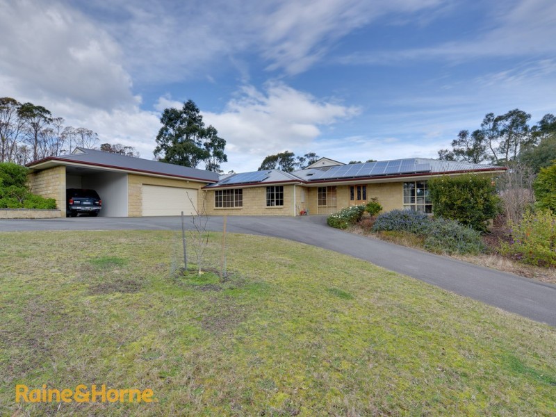 18 Burwood Drive, Blackmans Bay TAS 7052