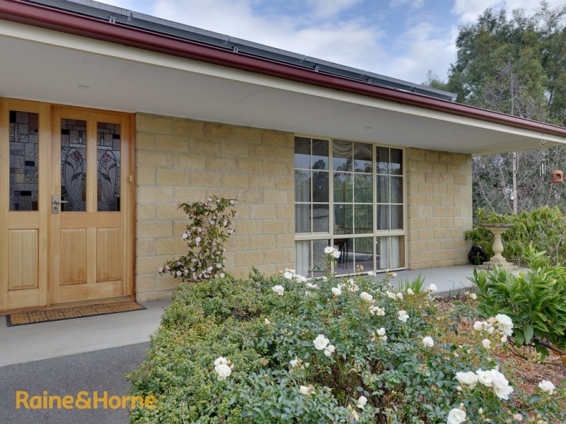 18 Burwood Drive, Blackmans Bay TAS 7052