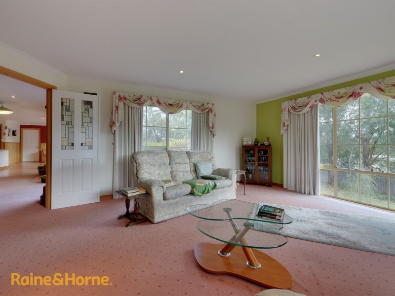 18 Burwood Drive, Blackmans Bay TAS 7052