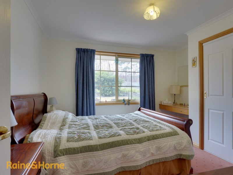 18 Burwood Drive, Blackmans Bay TAS 7052