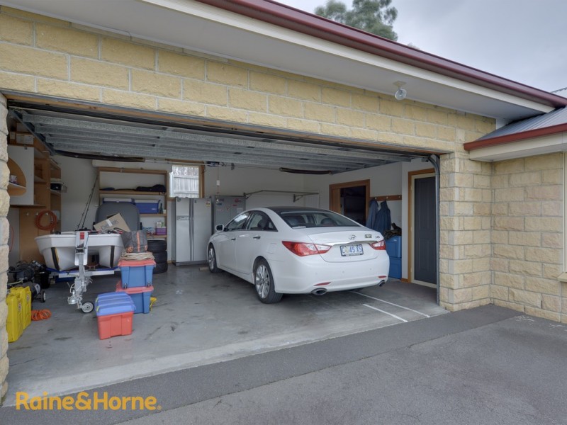 18 Burwood Drive, Blackmans Bay TAS 7052