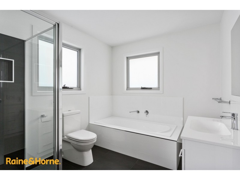 8 Booyaa Street, Kingston TAS 7050