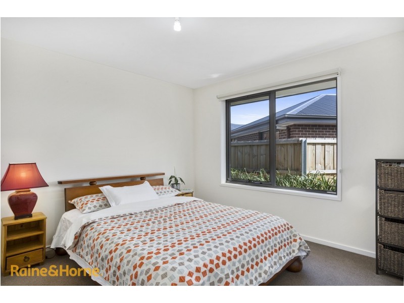 2/33 Lester Crescent, Kingston TAS 7050