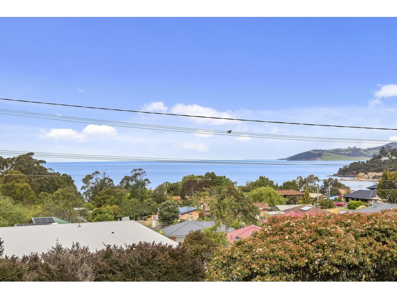 165 Roslyn Avenue, Blackmans Bay TAS 7052