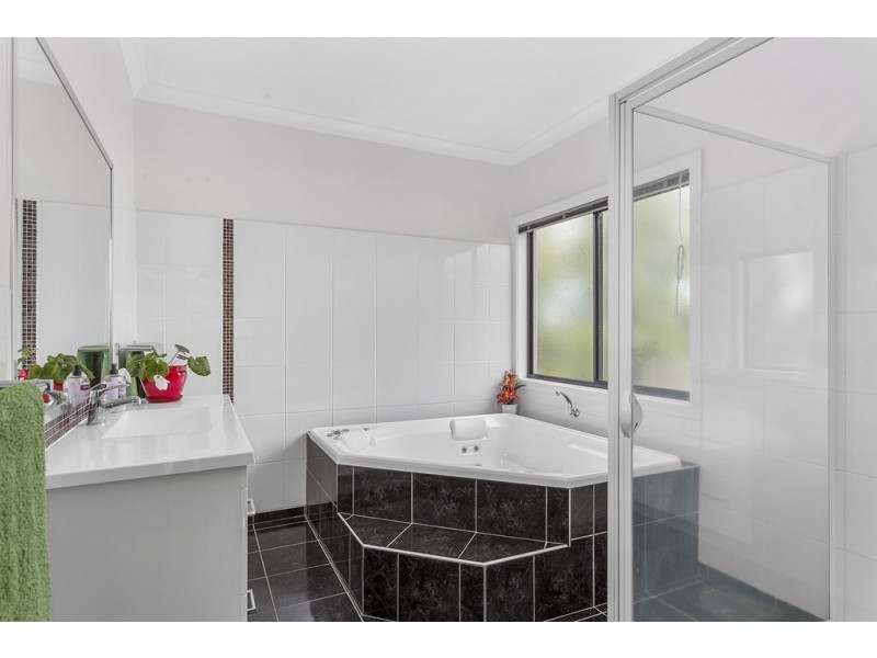 165 Roslyn Avenue, Blackmans Bay TAS 7052