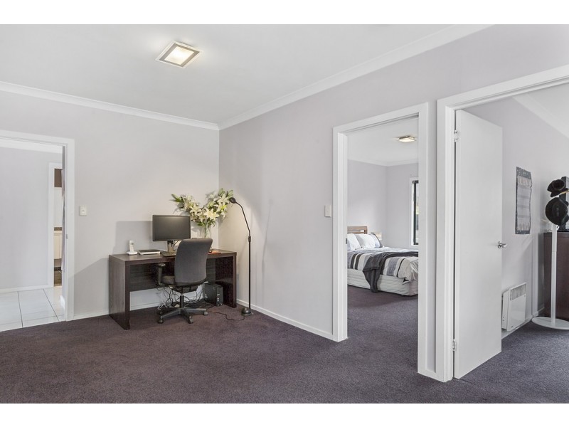 165 Roslyn Avenue, Blackmans Bay TAS 7052