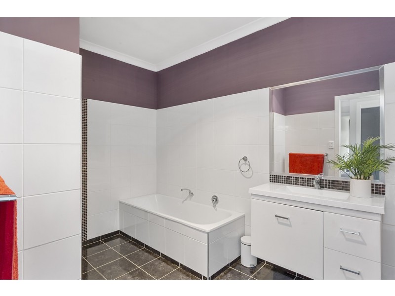 165 Roslyn Avenue, Blackmans Bay TAS 7052