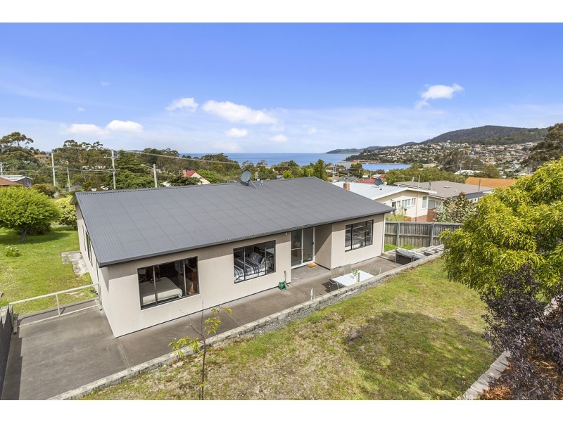 165 Roslyn Avenue, Blackmans Bay TAS 7052