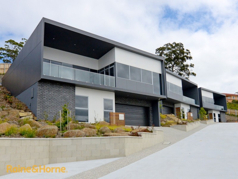 Unit 3/30 Caladium Place, Blackmans Bay TAS 7052
