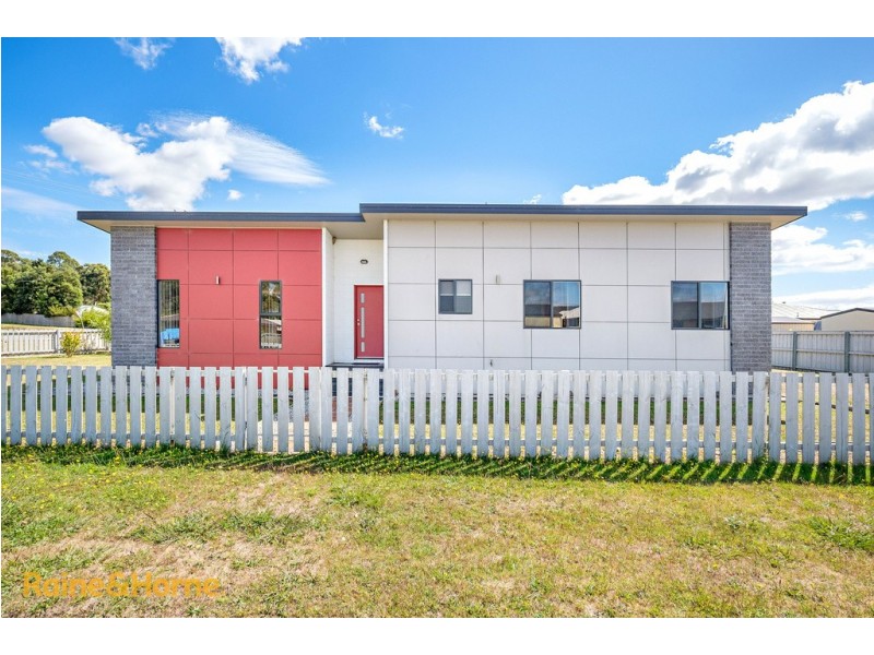 8 Dickson Street, Electrona TAS 7054