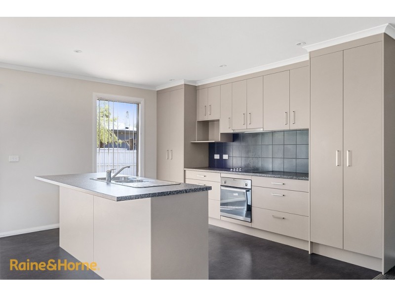 8 Dickson Street, Electrona TAS 7054