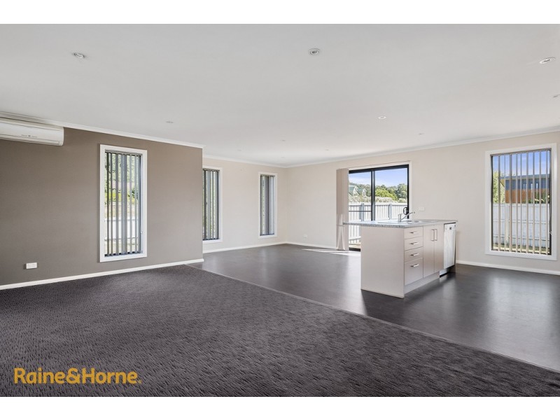 8 Dickson Street, Electrona TAS 7054